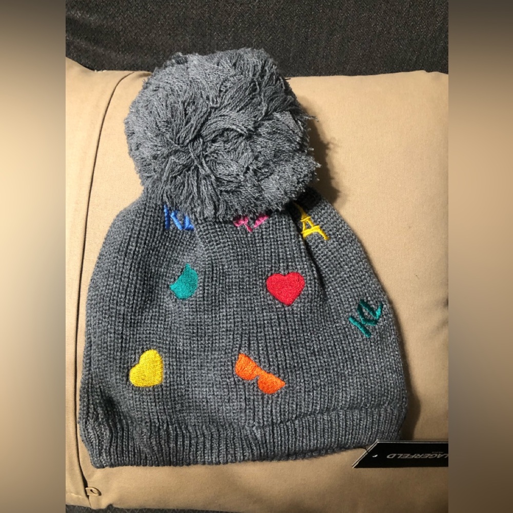NWT cute Karl Lagerfeld beanie hat